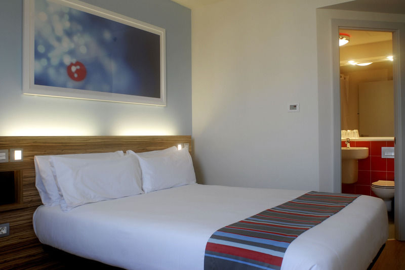 Travelodge Croydon Central Exteriör bild
