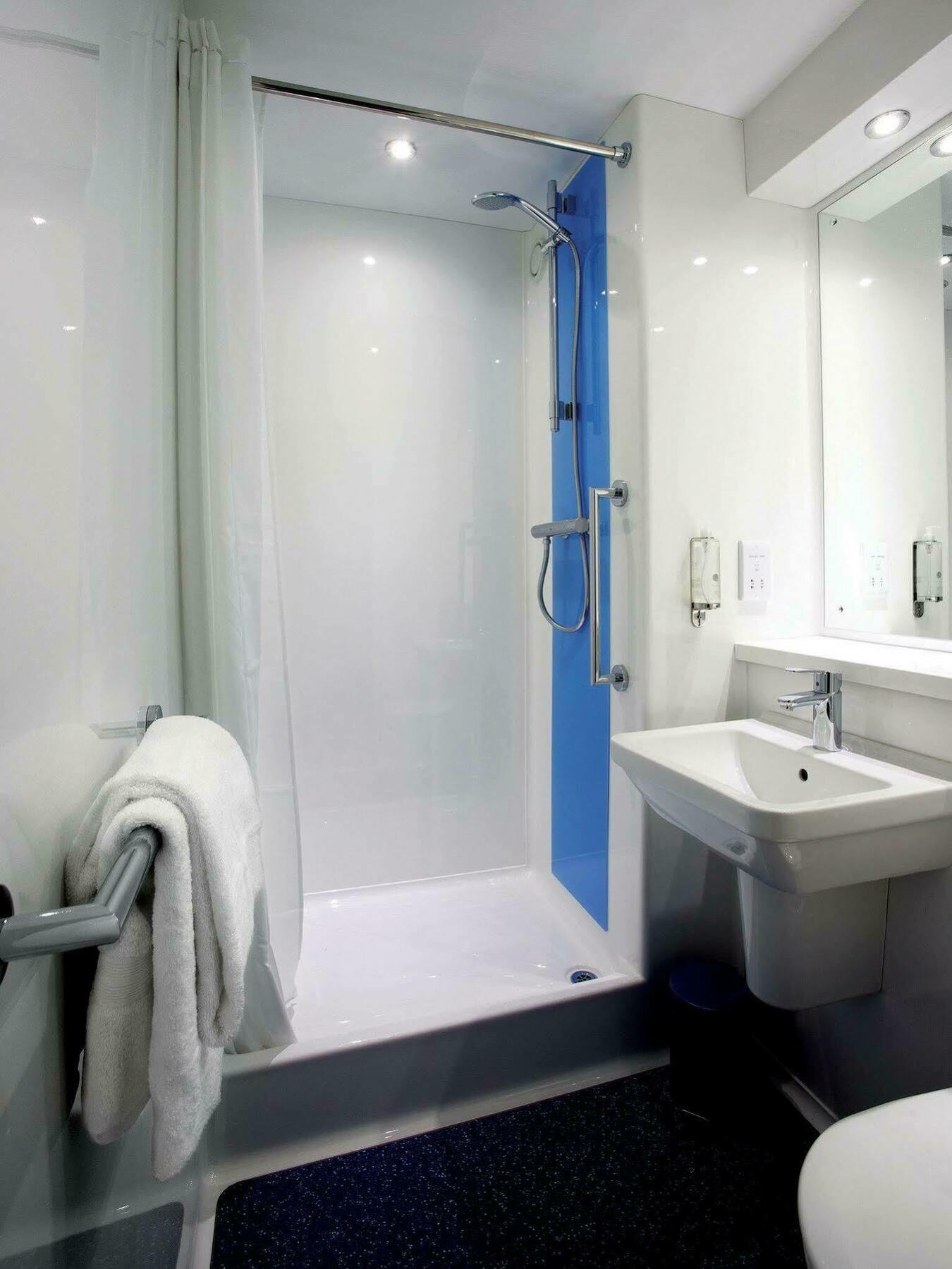 Travelodge Croydon Central Exteriör bild